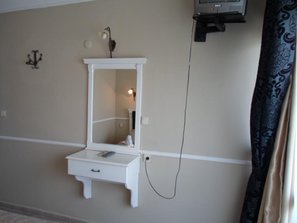 Hotel Hani Armutalan Habitación foto